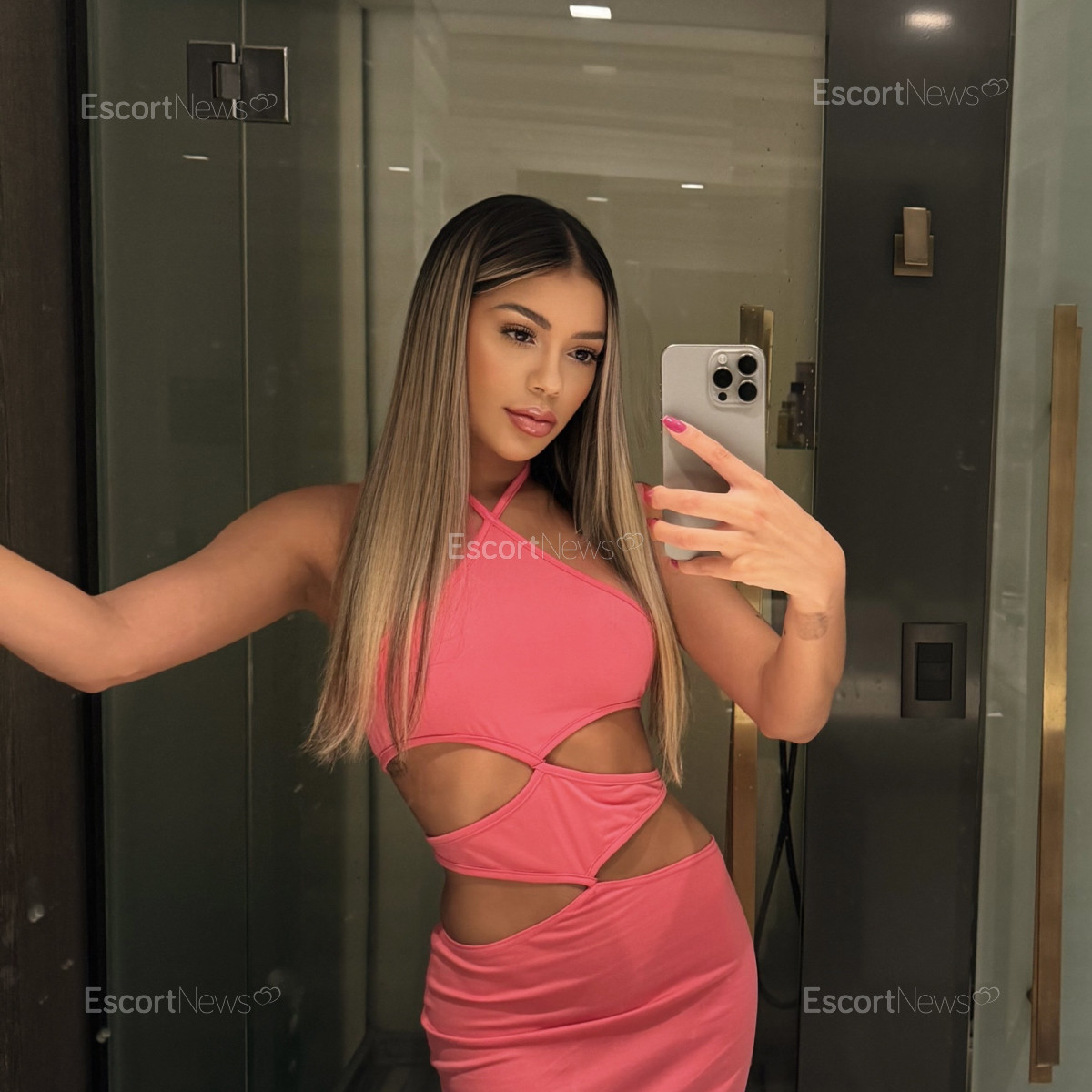 Becca 