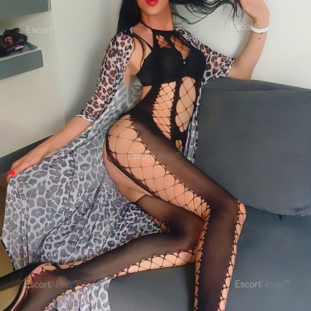 HOT NAUMI