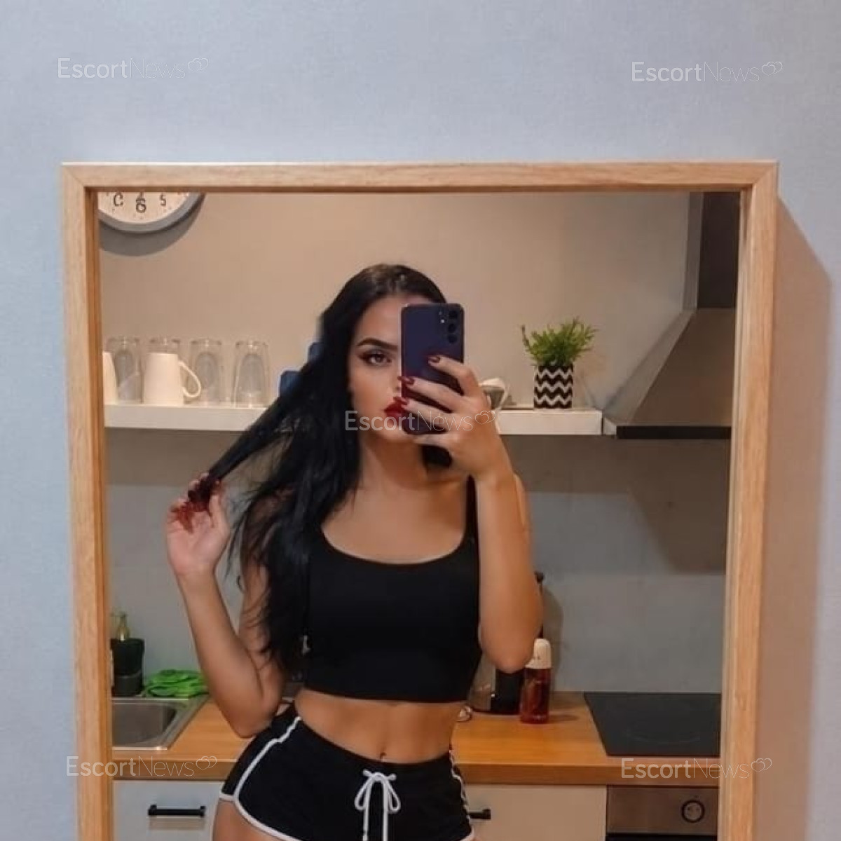 V.I.P.  NANA  STAR