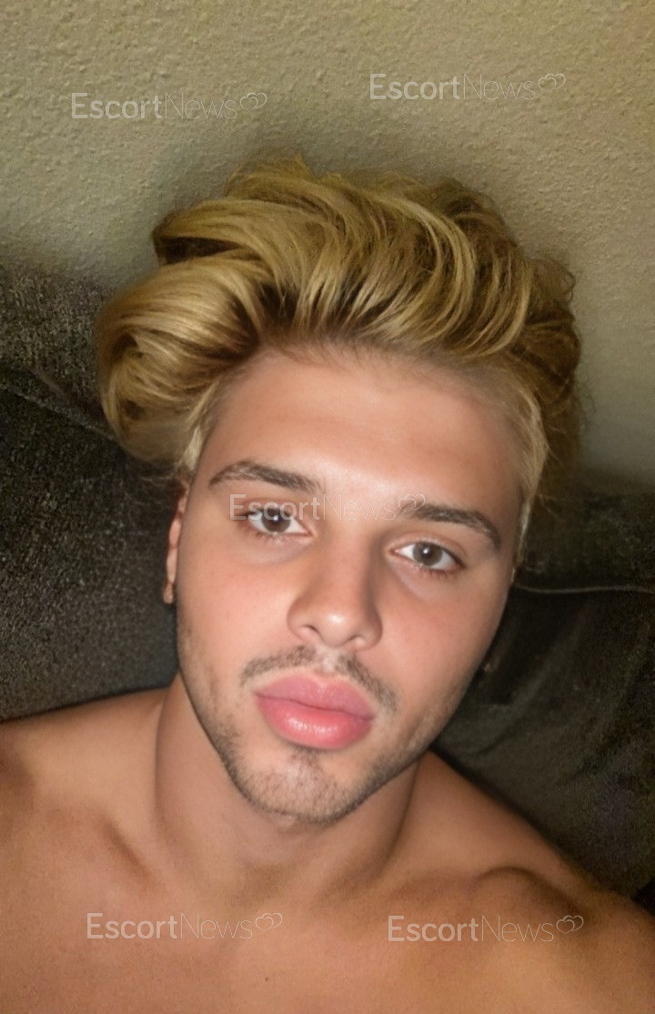HOT_BLONDIE