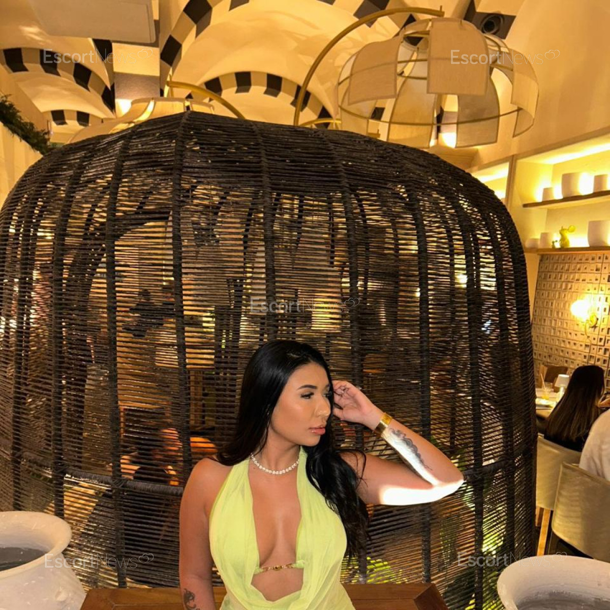 LARISSA VIP