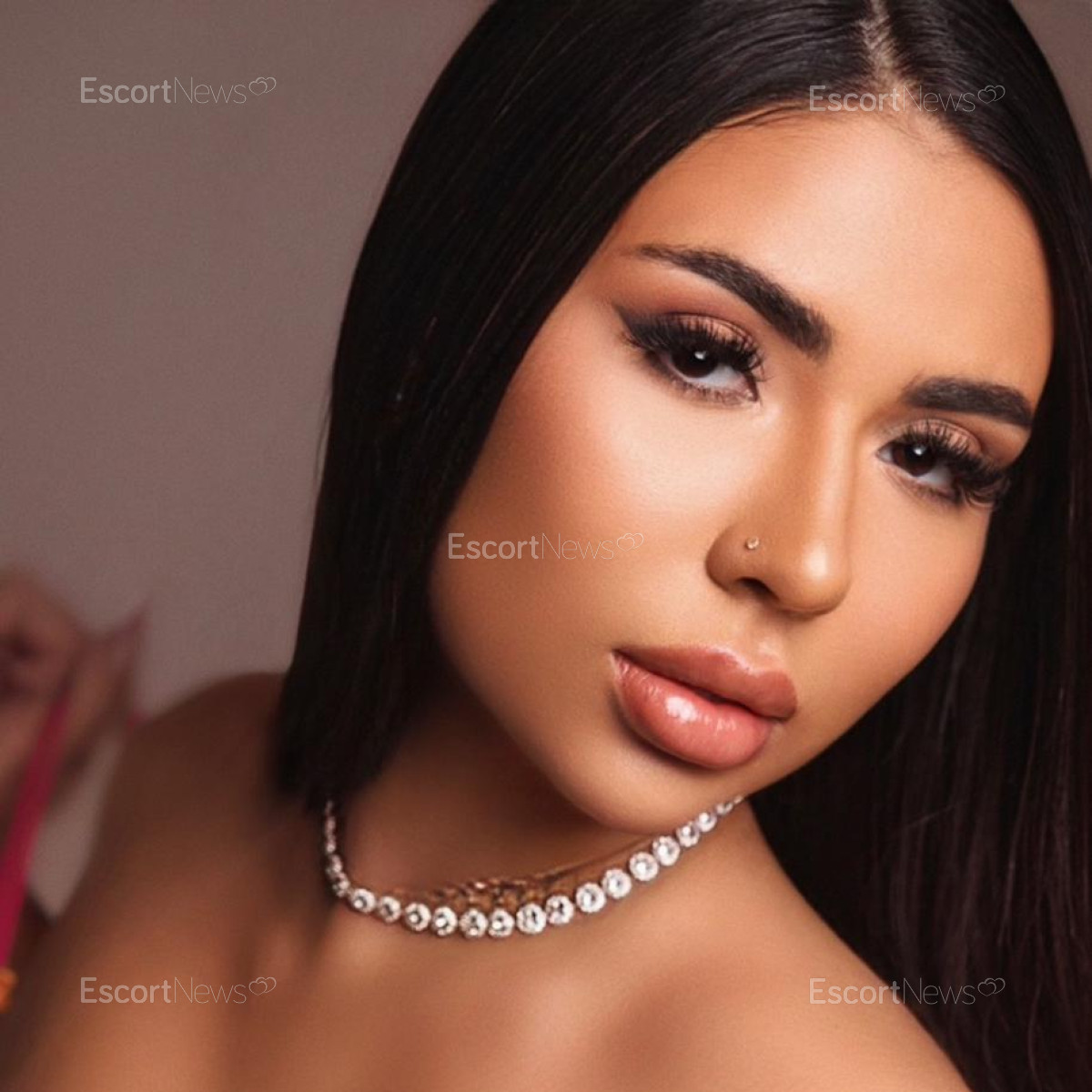 LARISSA VIP