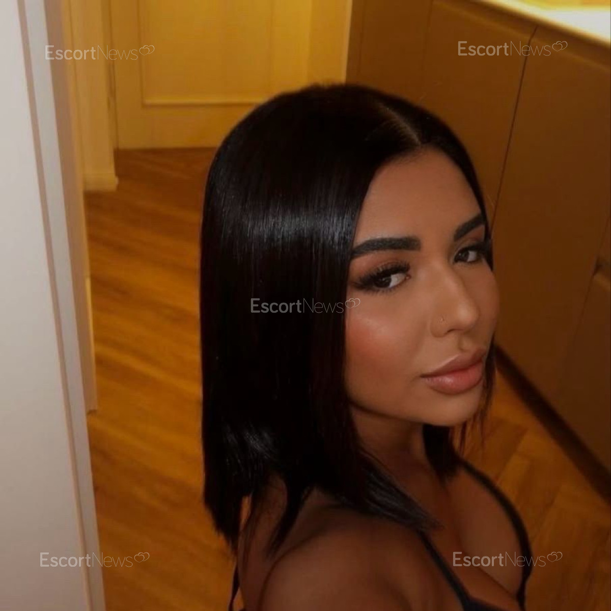 LARISSA VIP