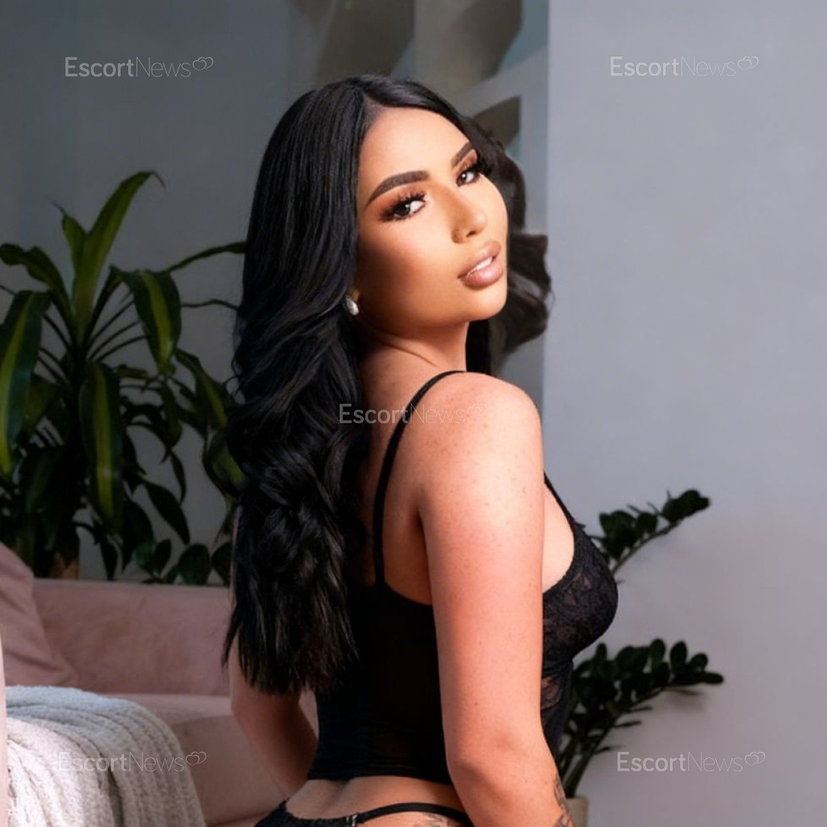 LARISSA VIP