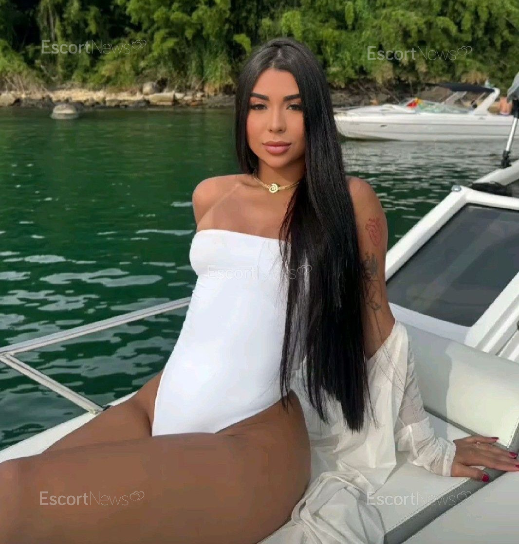 LARISSA VIP