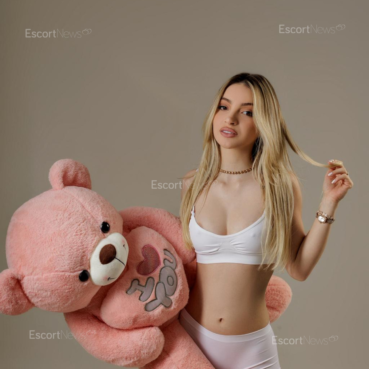 Lola Angel