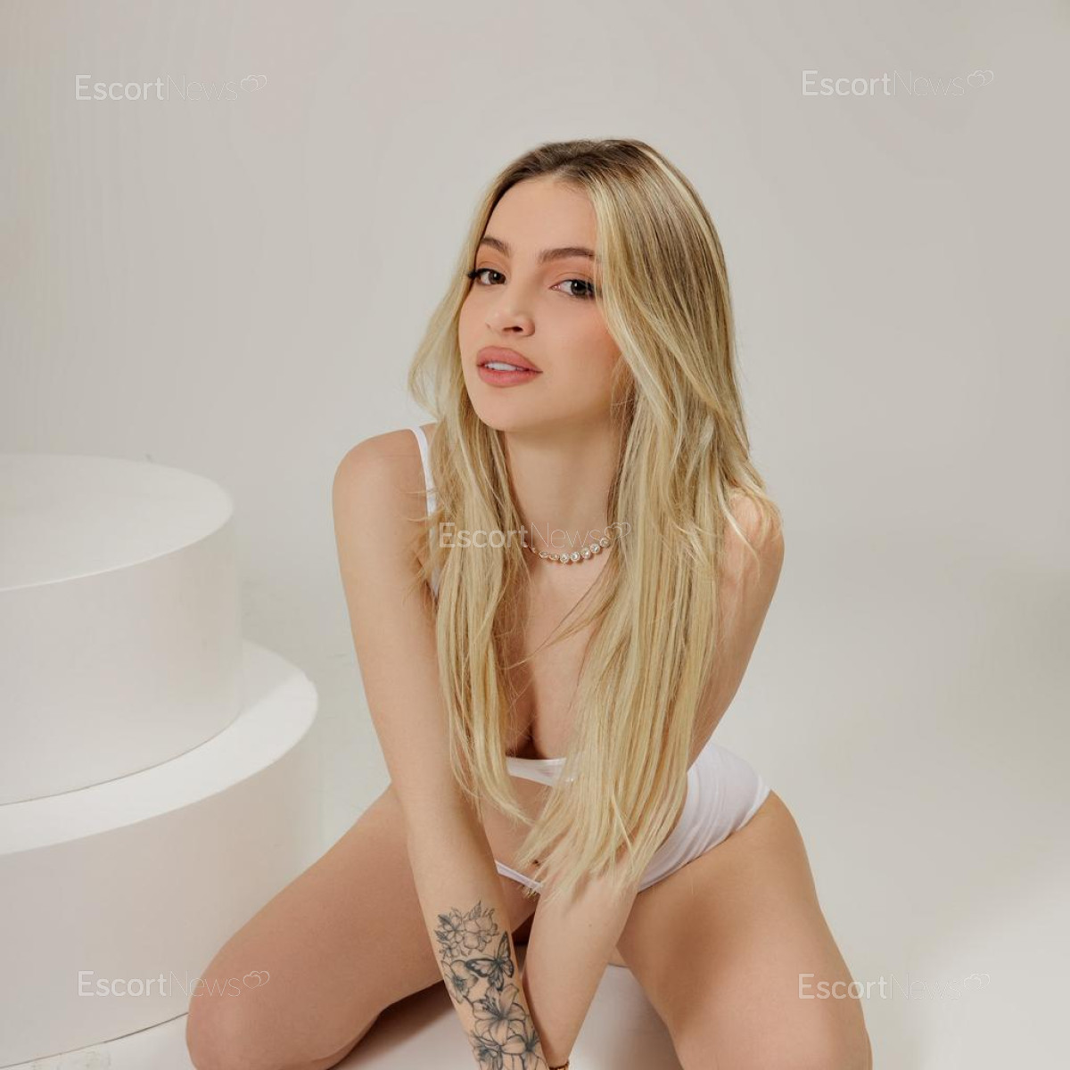Lola Angel