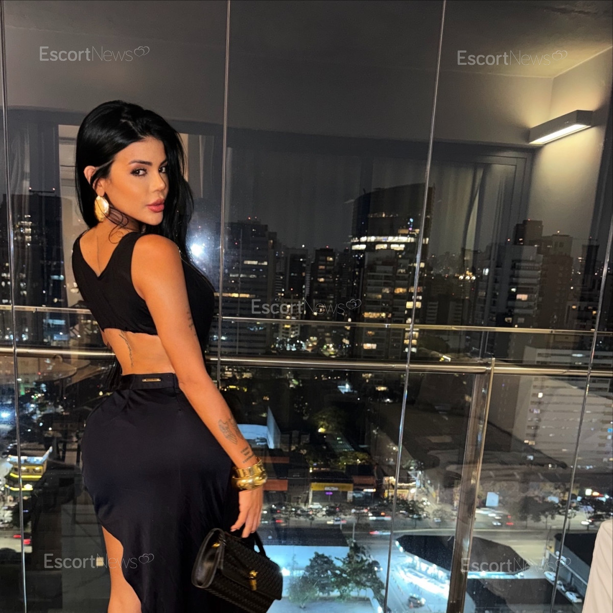 Thalia Petite
