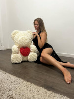 Exclusive blonde muse – elegance, warmth