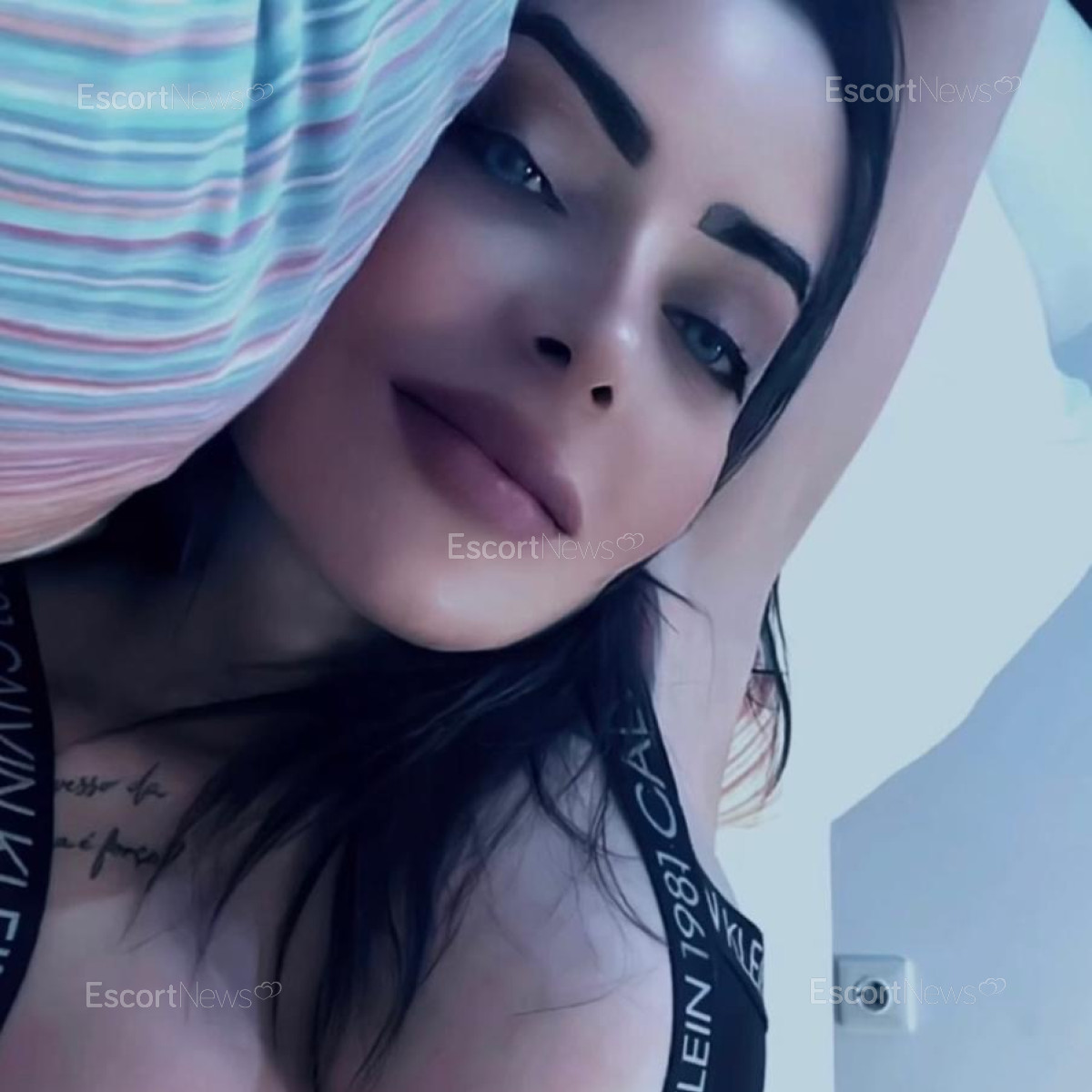 Melina hot 