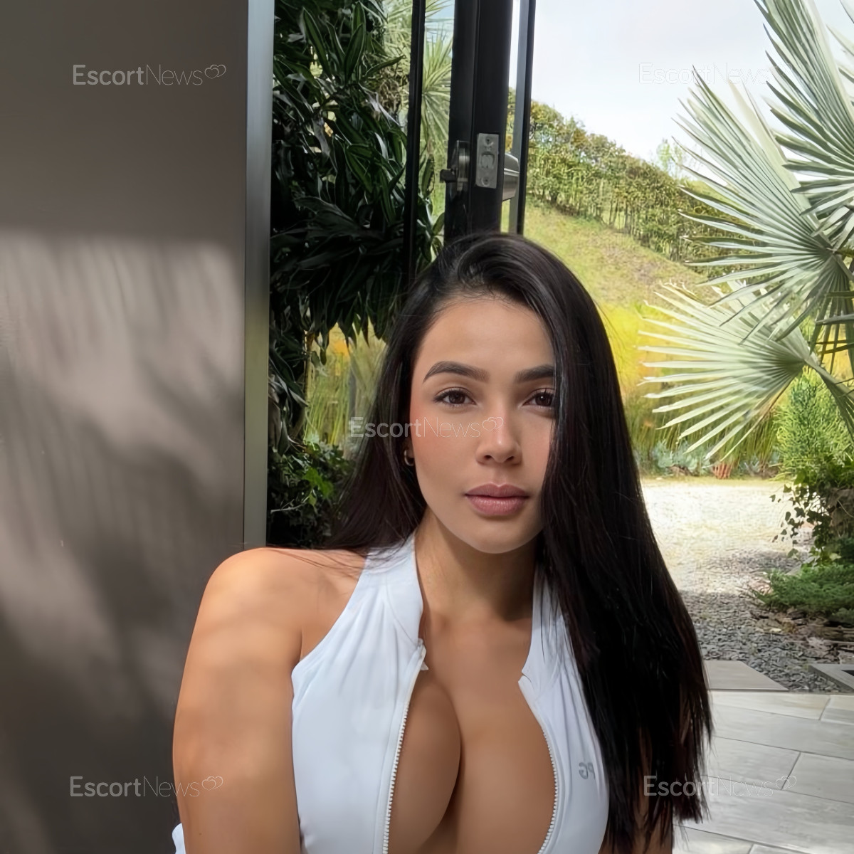 ISAMARA HOT