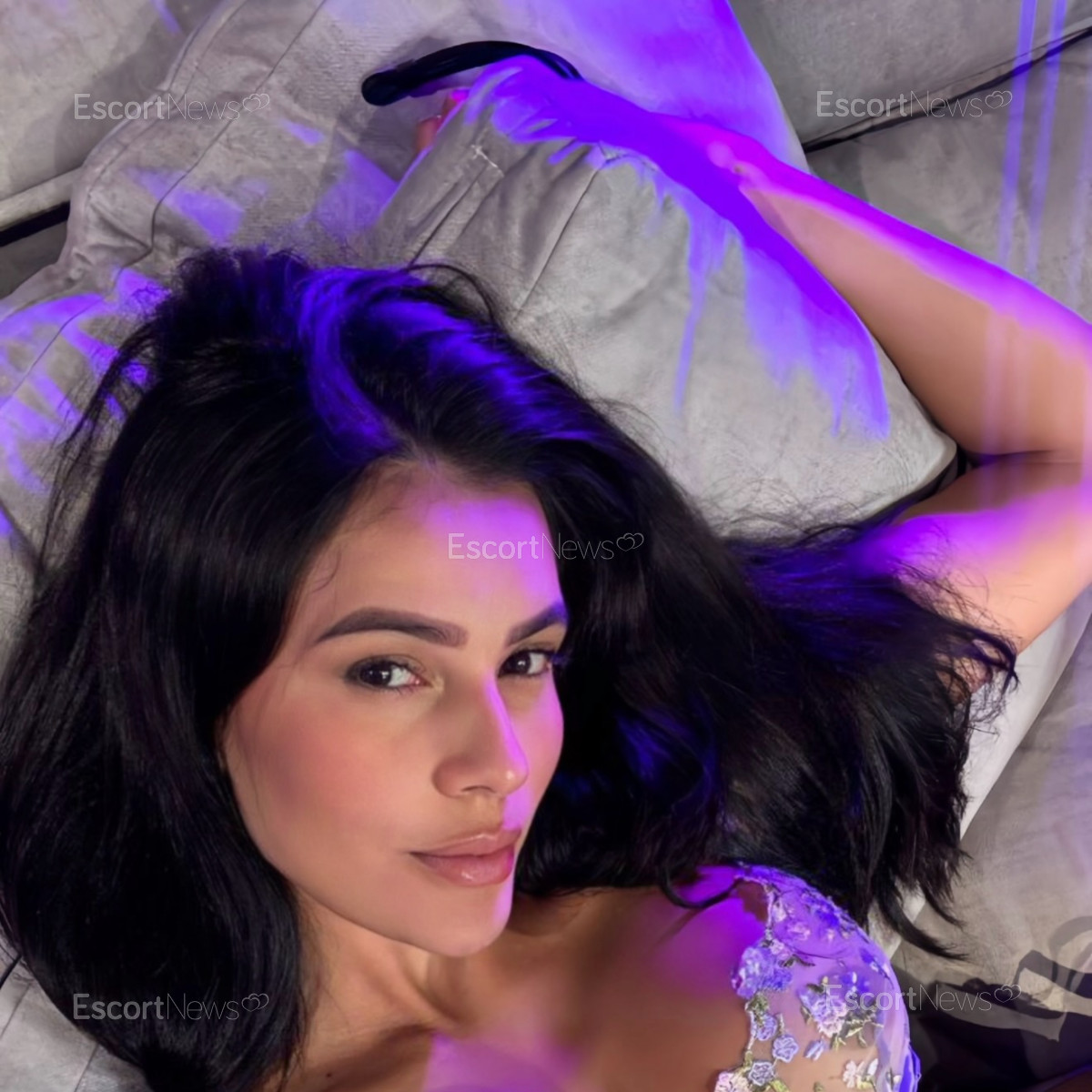 ISAMARA HOT