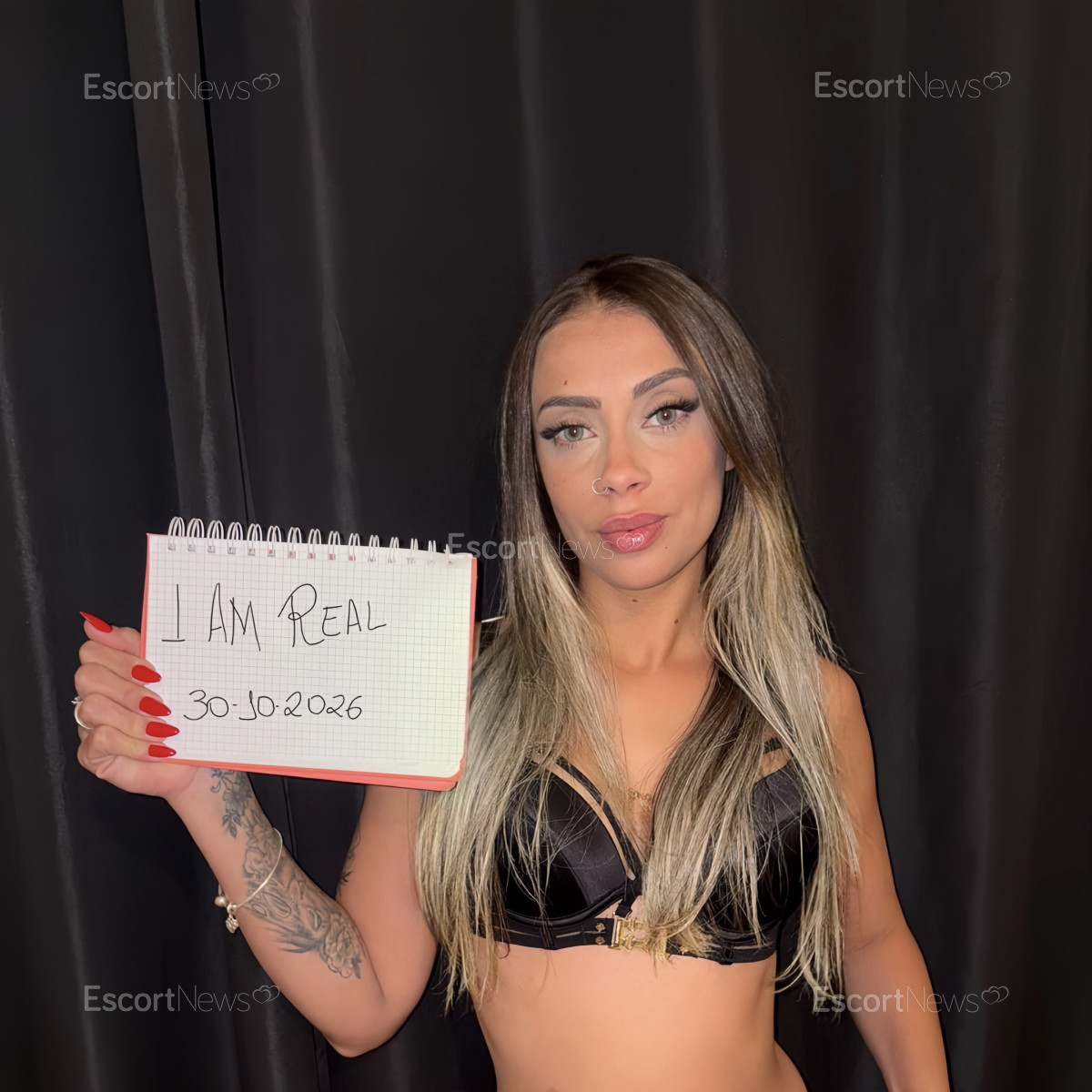 BILLIE HOT
